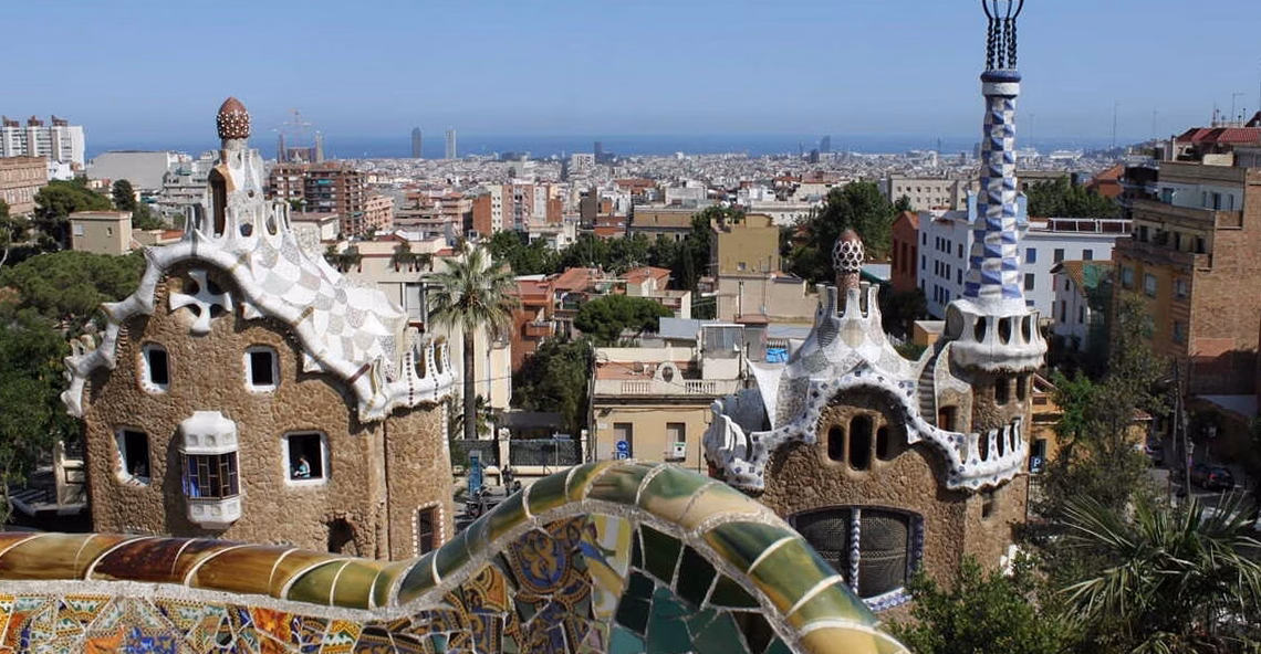Escapade à Barcelone : les meilleures offres vols et hébergements pour un week-end réussi